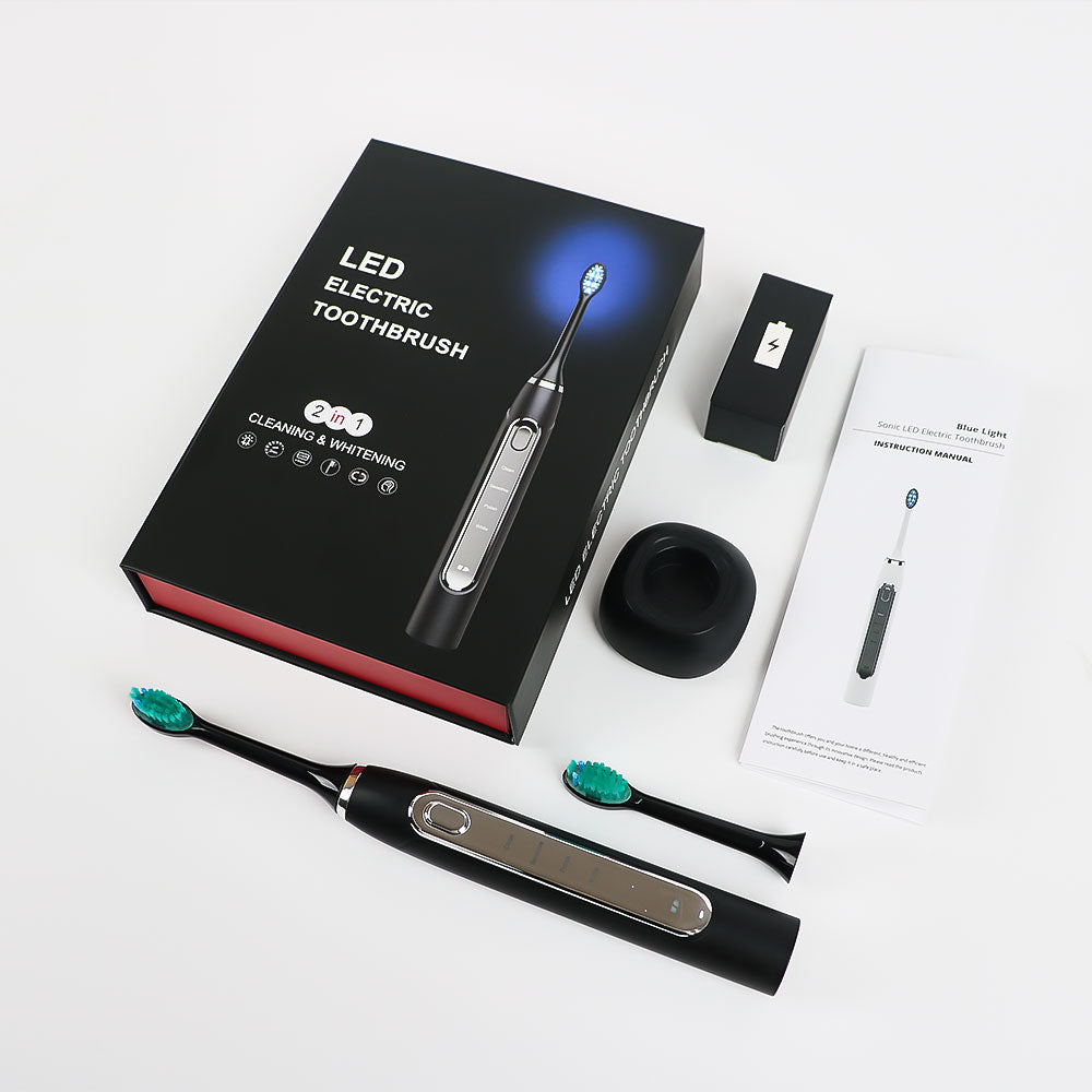 מברשת השיניים היחידה שמצחצחת ומלבינה בו-זמנית (דור 2)