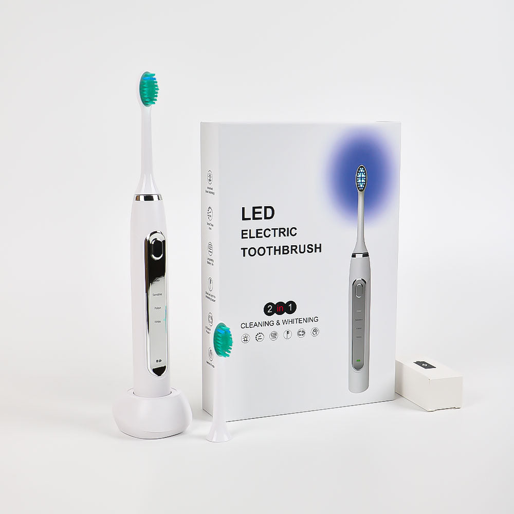 מברשת השיניים היחידה שמצחצחת ומלבינה בו-זמנית (דור 2)