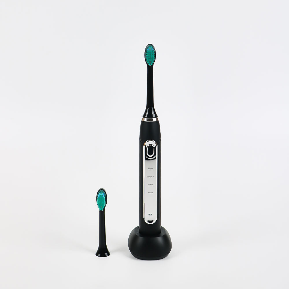 מברשת השיניים היחידה שמצחצחת ומלבינה בו-זמנית (דור 2)