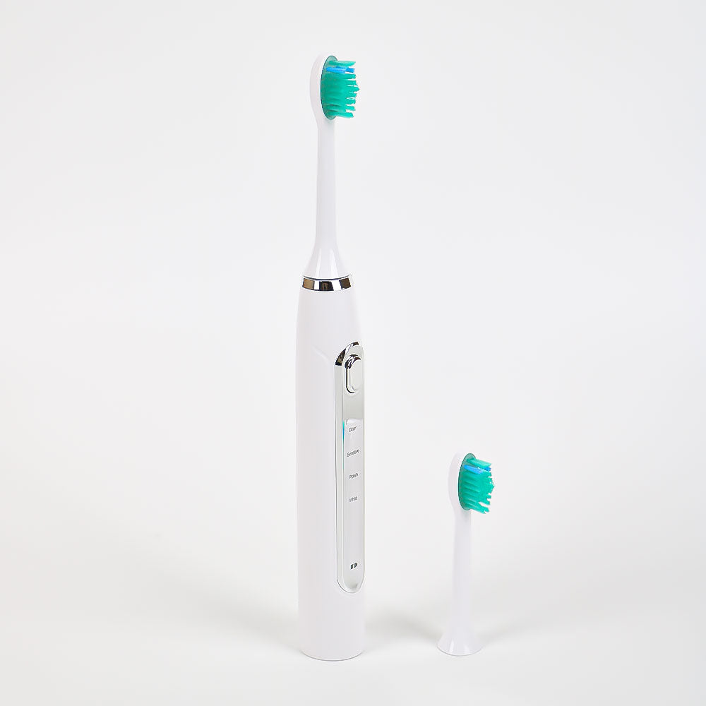 מברשת השיניים היחידה שמצחצחת ומלבינה בו-זמנית (דור 2)